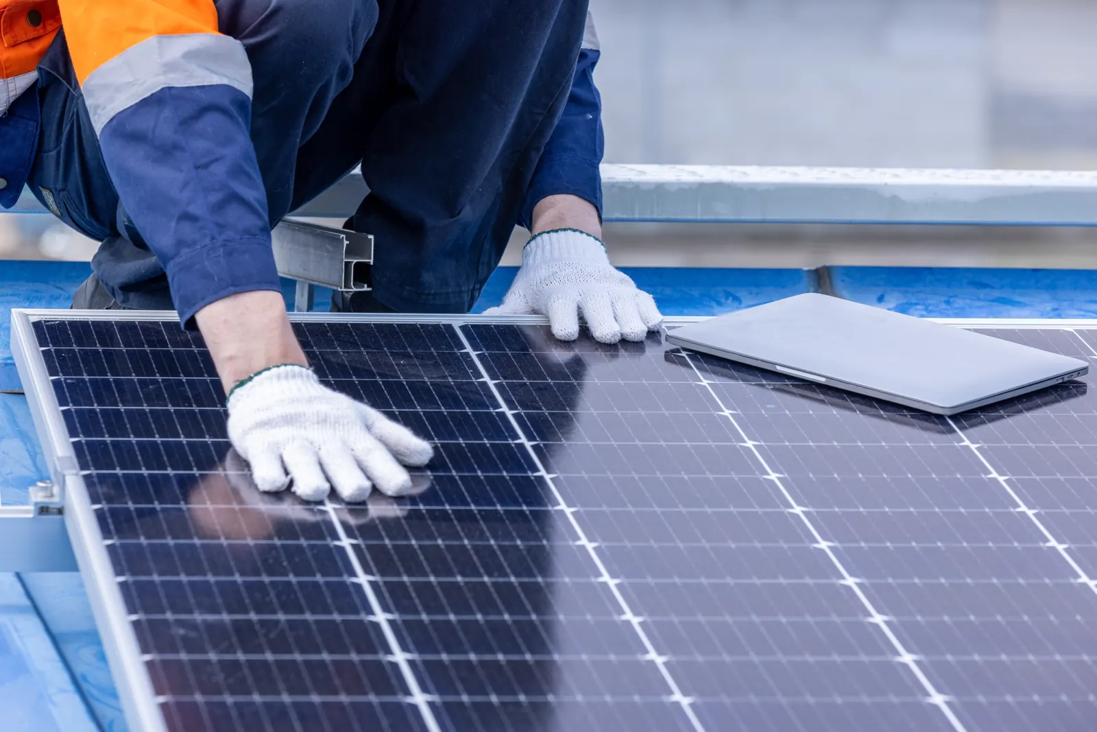 Installation de panneaux photovoltaïques